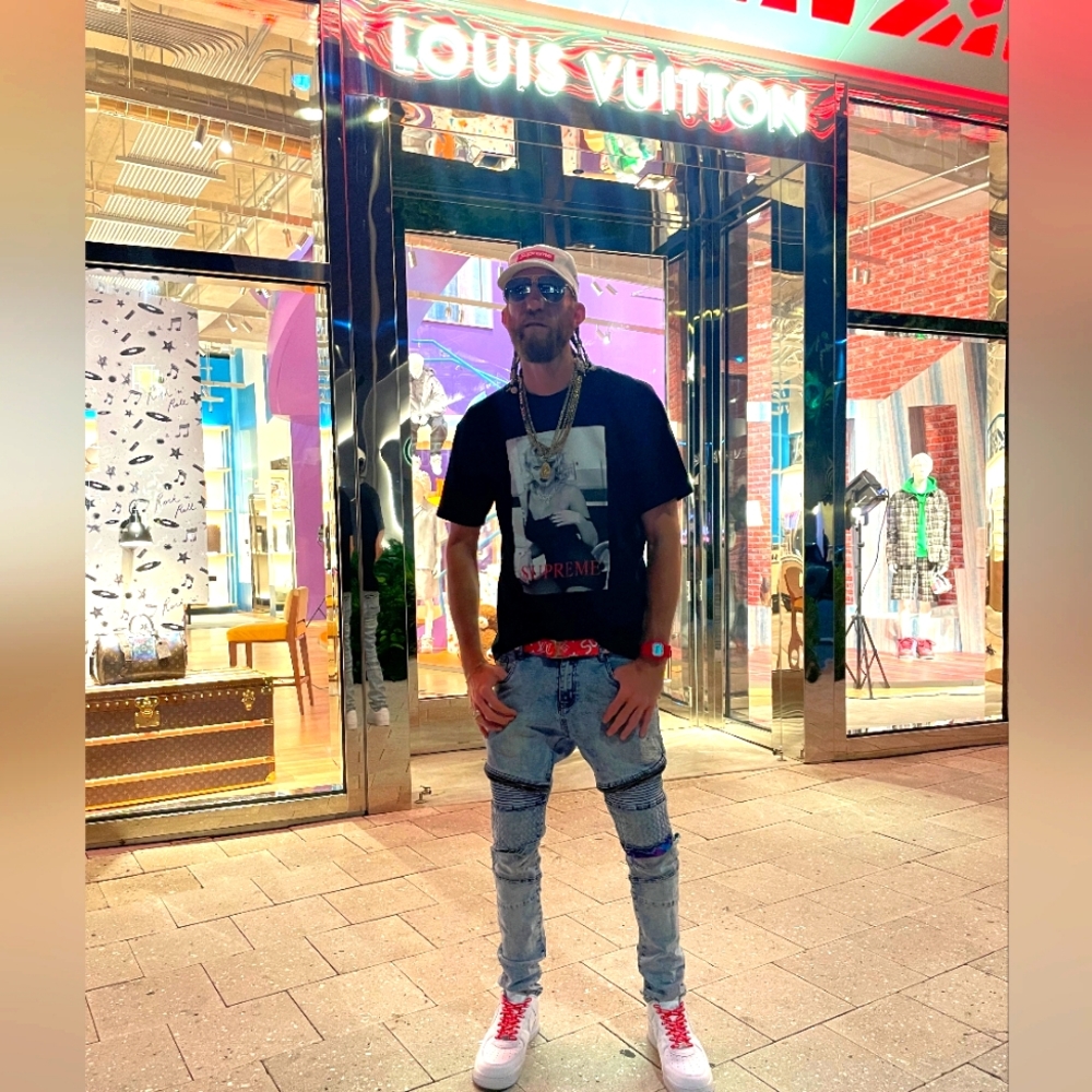 Get to know The Heaven Sent Man😍, who's selling You these amazing item's👇💜